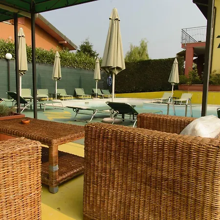 S Hotel apartamentowy Front