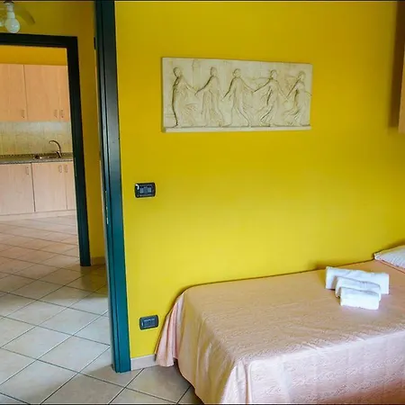 S Aparthotel Front
