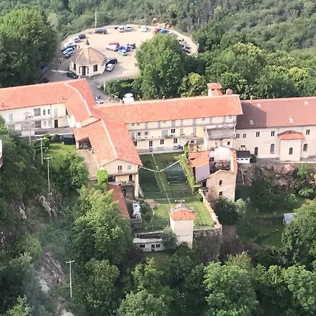S Ξενοδοχείο με διαμερίσματα 4*